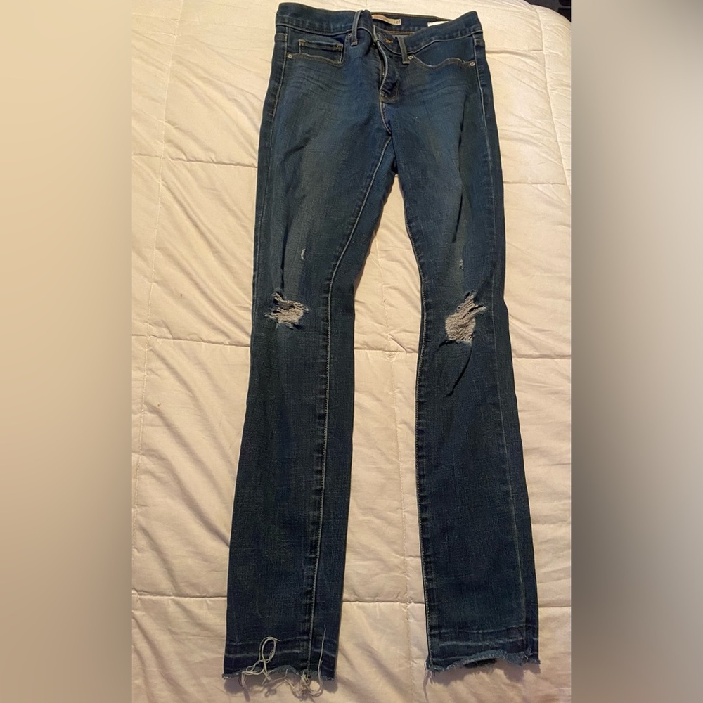 Dark Blue Levi Skinny Jeans​